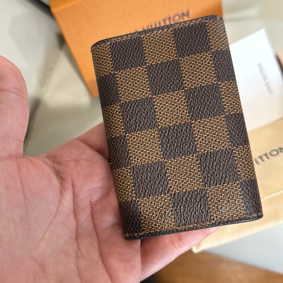 Authentic LV 6 Key holder! Damier ebene with pink inside! - Picture 6 of 17